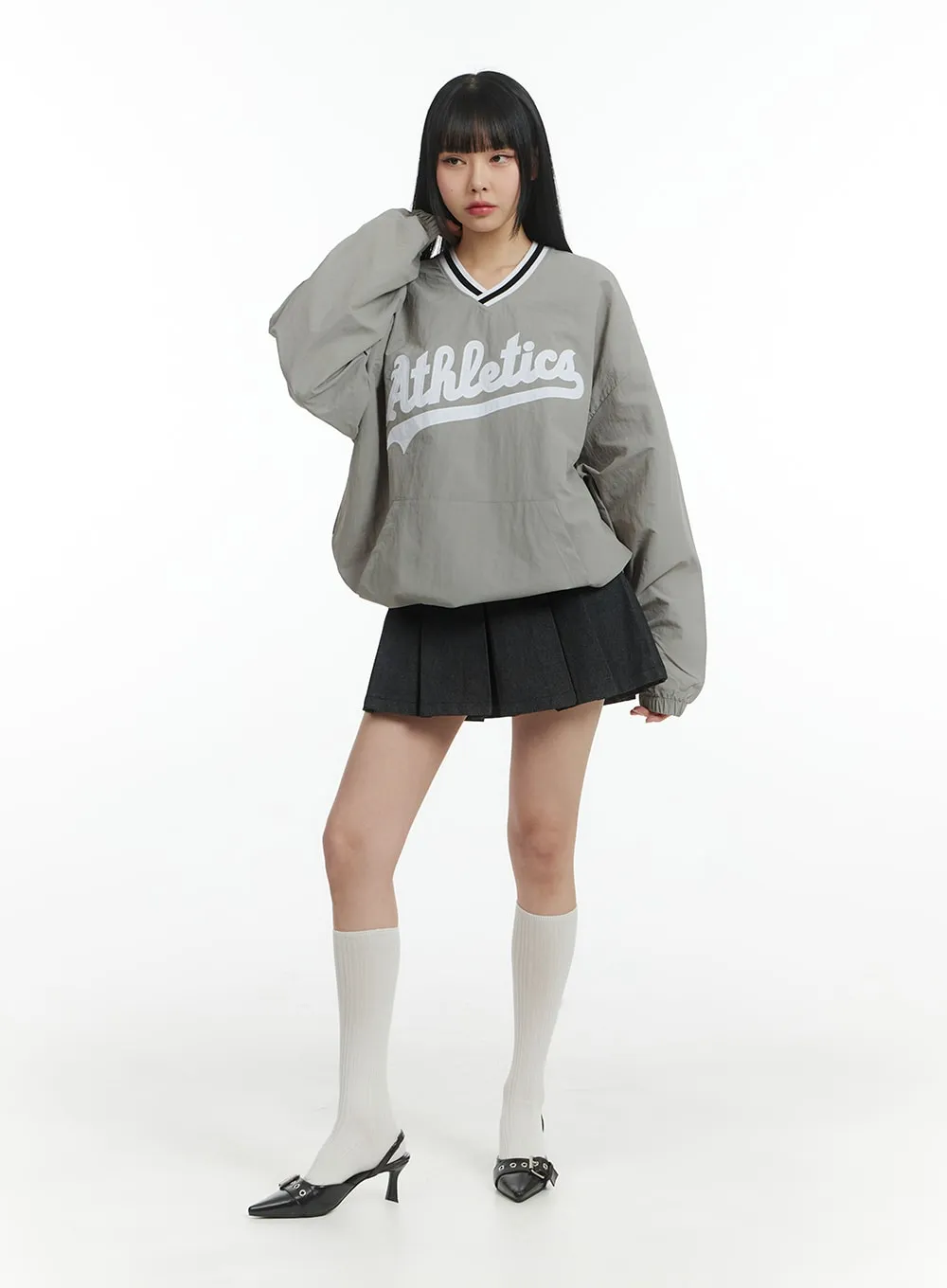 Athletics V-Neck Oversized Sweatshirt IM406