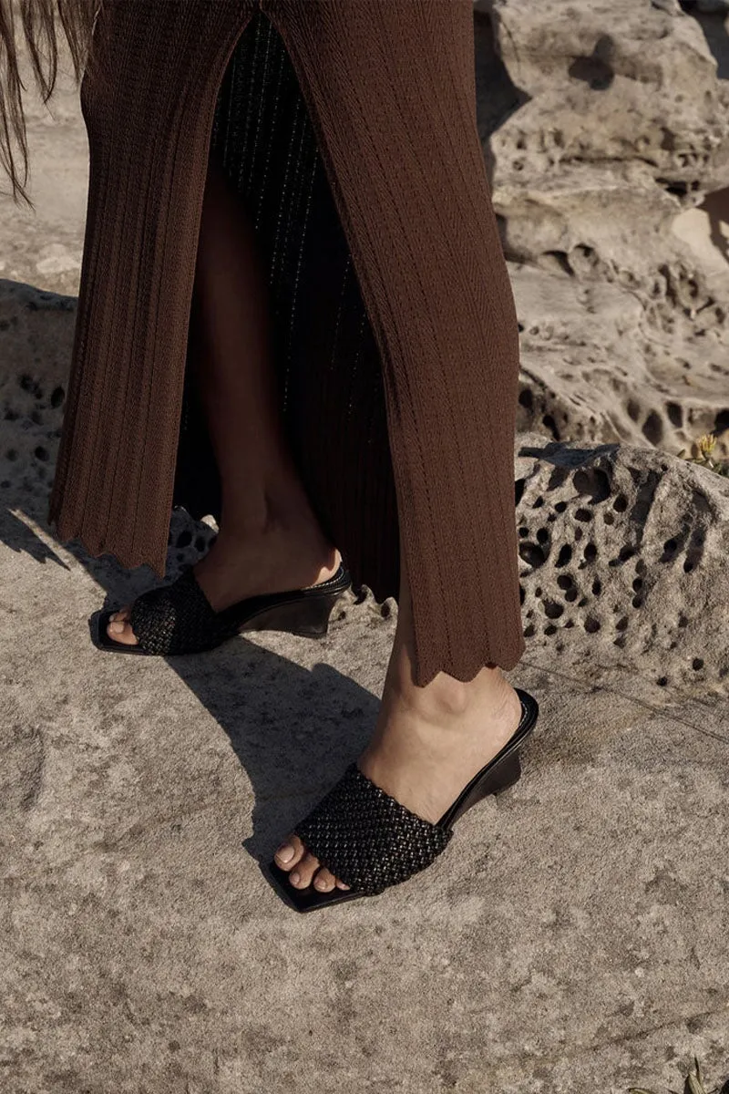 BRAIDED WEDGE HEEL-BLACK