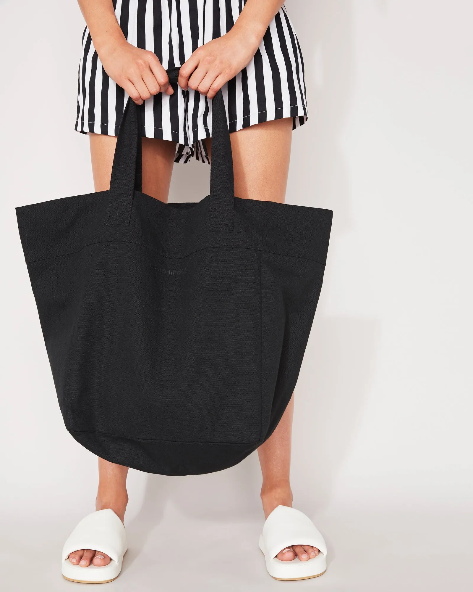 LARGE TOTE - BLACK