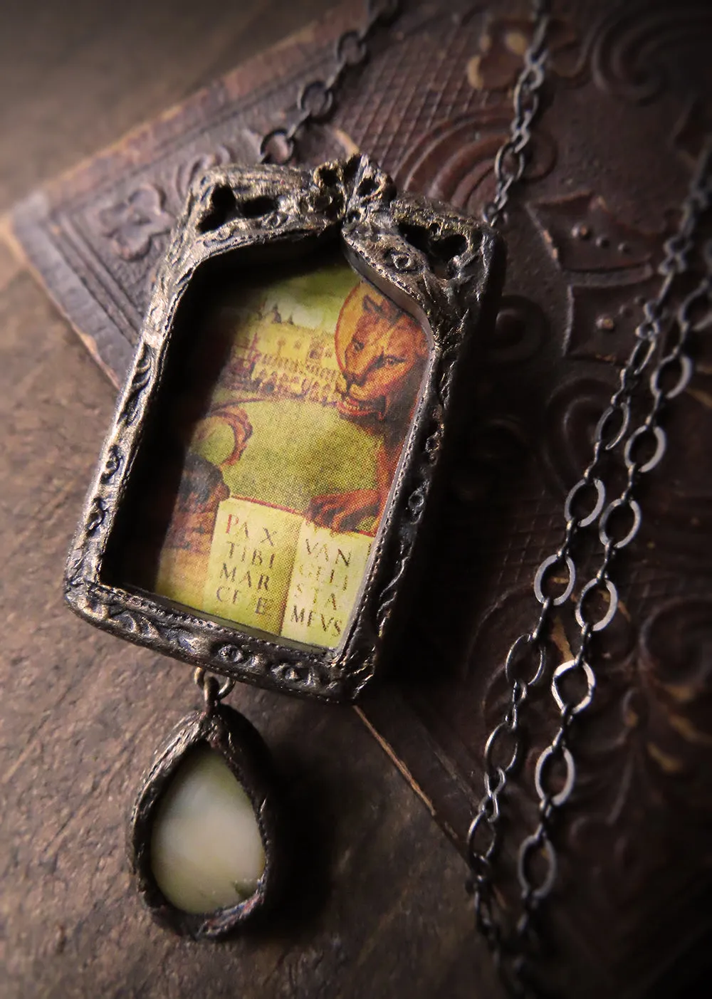 Leone di San Marco ~ Tudor Arch Pictorial Shrine Amulet