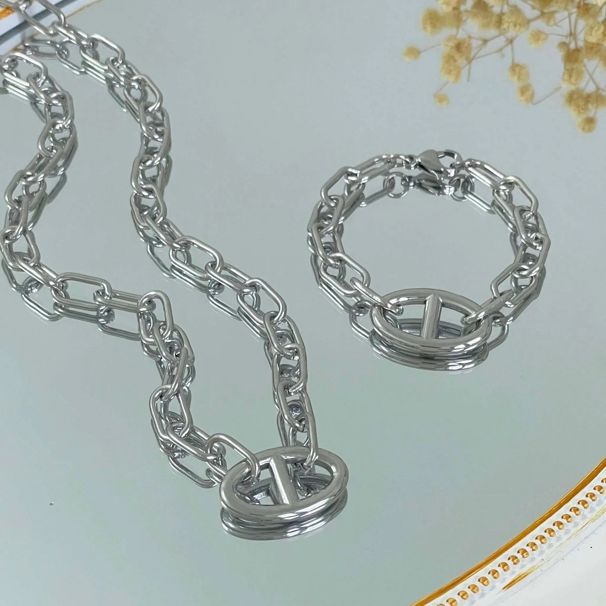 Modern Chunky Chain Necklace Silver