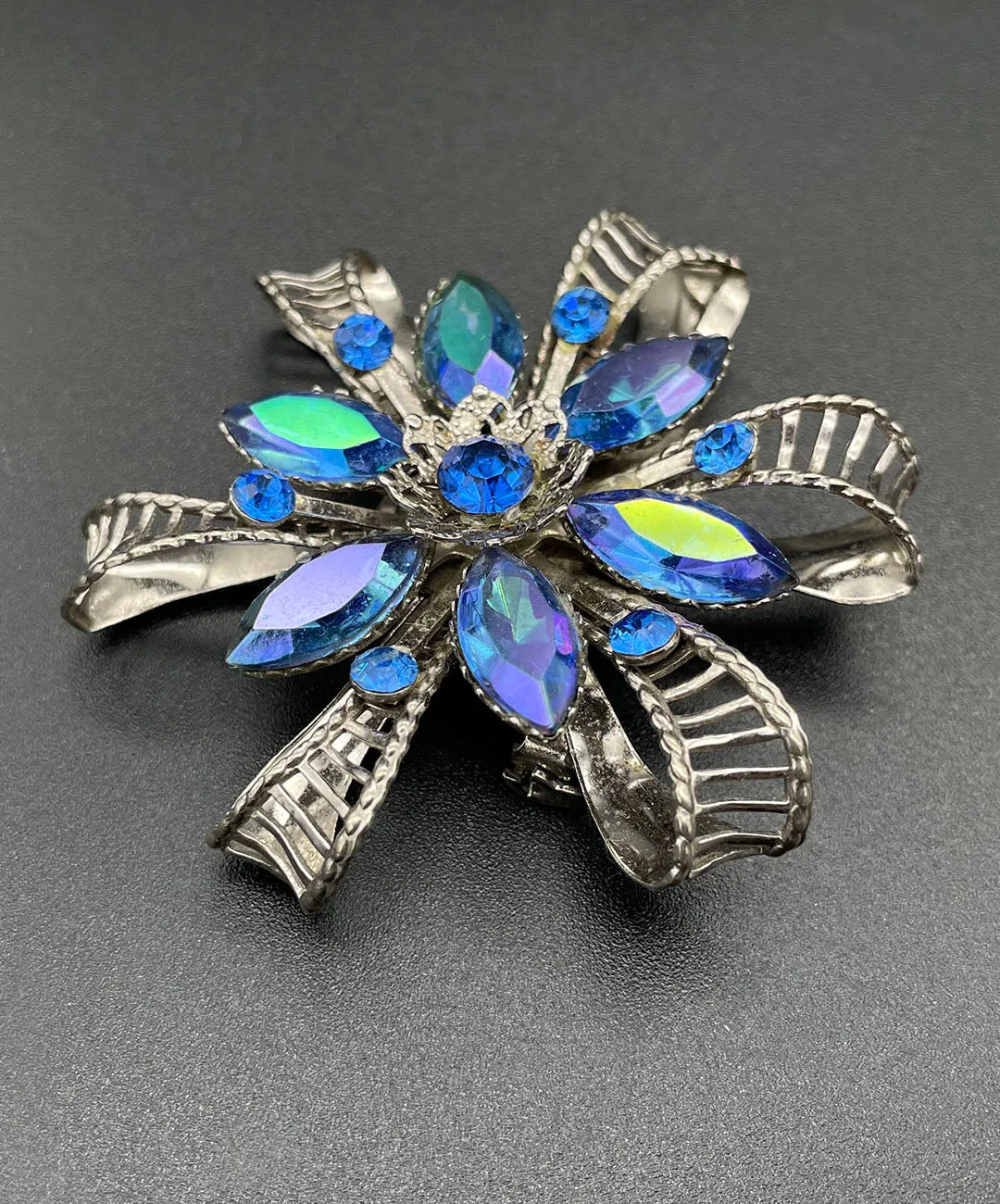 【USA輸入】ヴィンテージ ブルー オーロラ オープンワーク フラワー ブローチ/Vintage Blue Aurora Openwork Flower Brooch